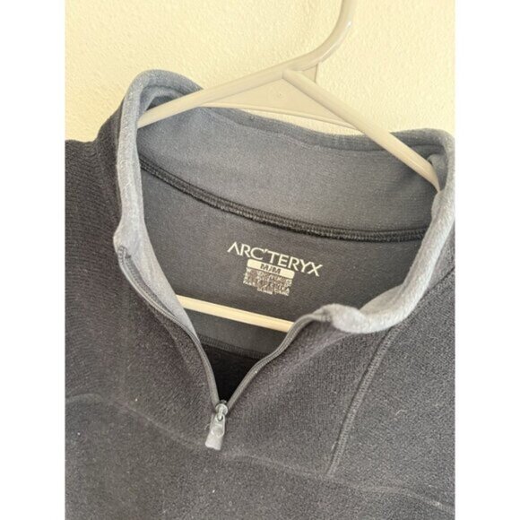 Arc'teryx Fleece Pullover Womens Medium M Black 1/4 Zip Long Sleeve Gorpcore - Picture 2 of 3